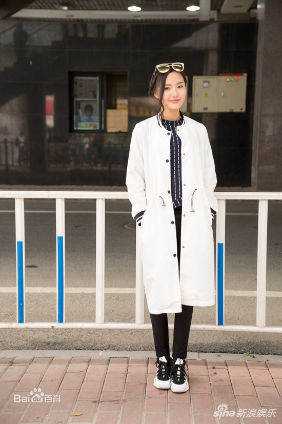 最新余芷慧在《秘果》、《她很漂亮》中的图集