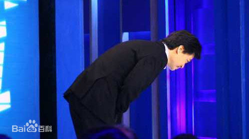 最新崔永元(Cui Yongyuan)在录制《谢天谢地，你来啦》中的壁纸