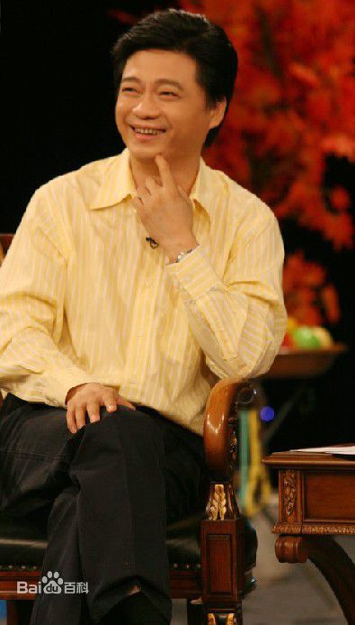 精选崔永元(Cui Yongyuan)在主持《小崔说事》节目中的图册