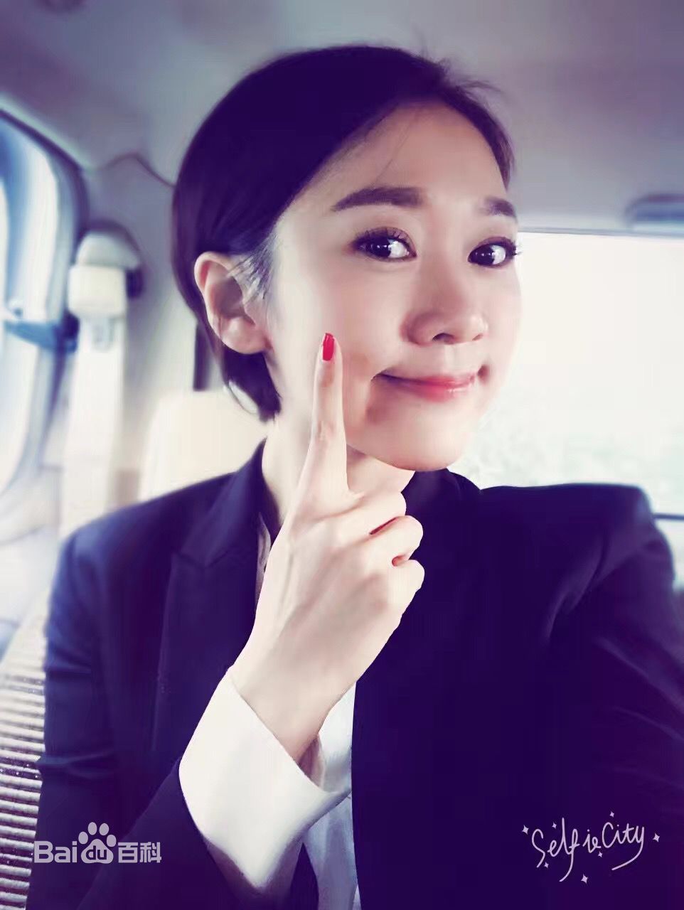 赵雅莉(Lily)在《国家行动》花絮照中的