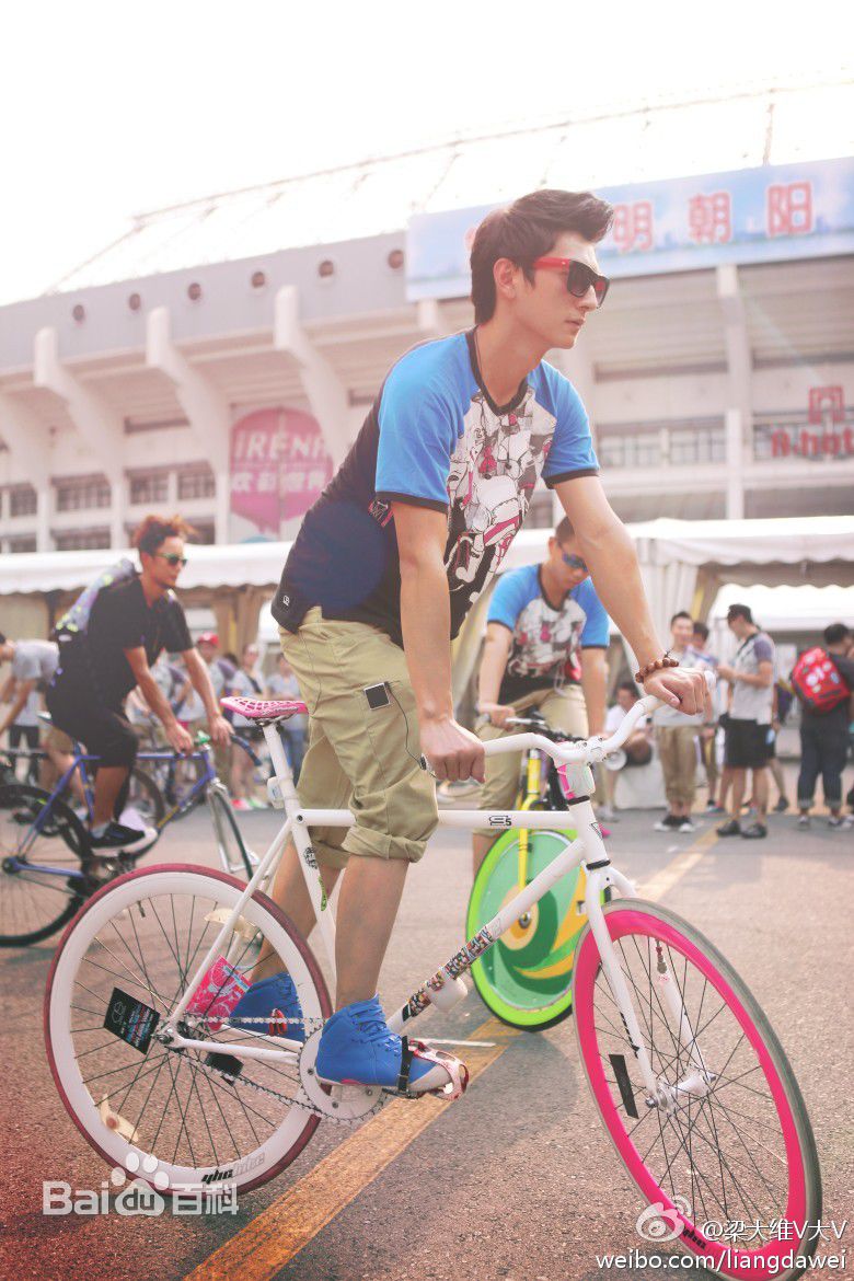 梁大维(David.L)生活图集前后照片