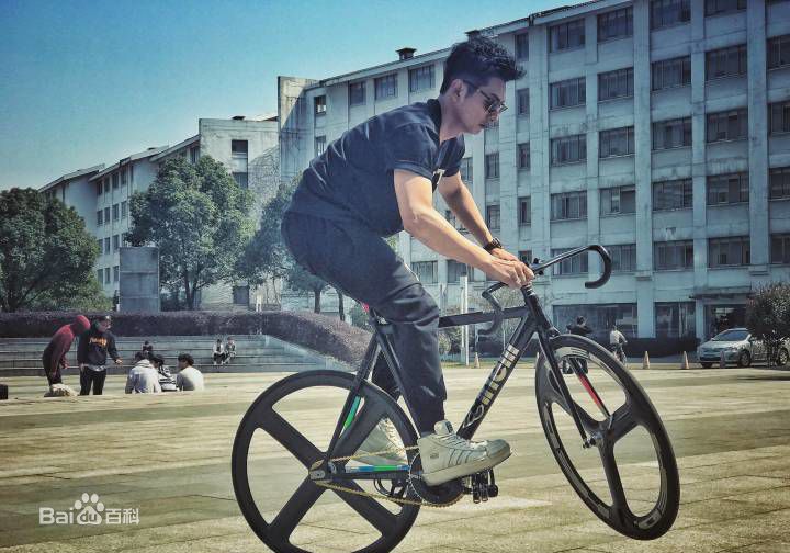 梁大维(David.L)在《谁的青春不叛逆》鹿因中的