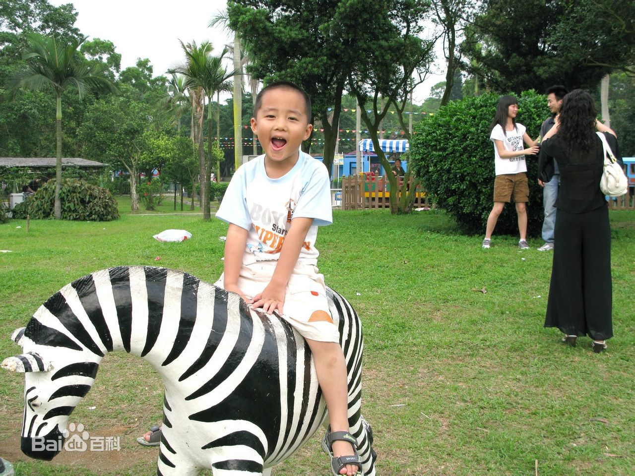 冯邵一(Johnny)生活照图片图集