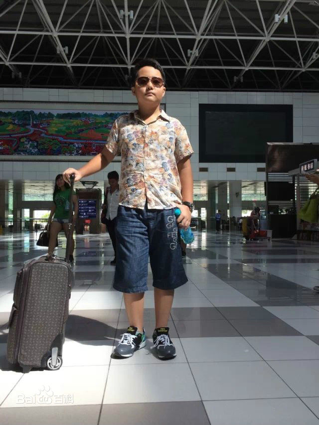 冯邵一(Johnny)生活照图片图集