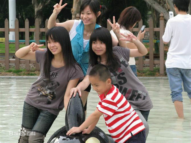 冯邵一(Johnny)童年照前后照片