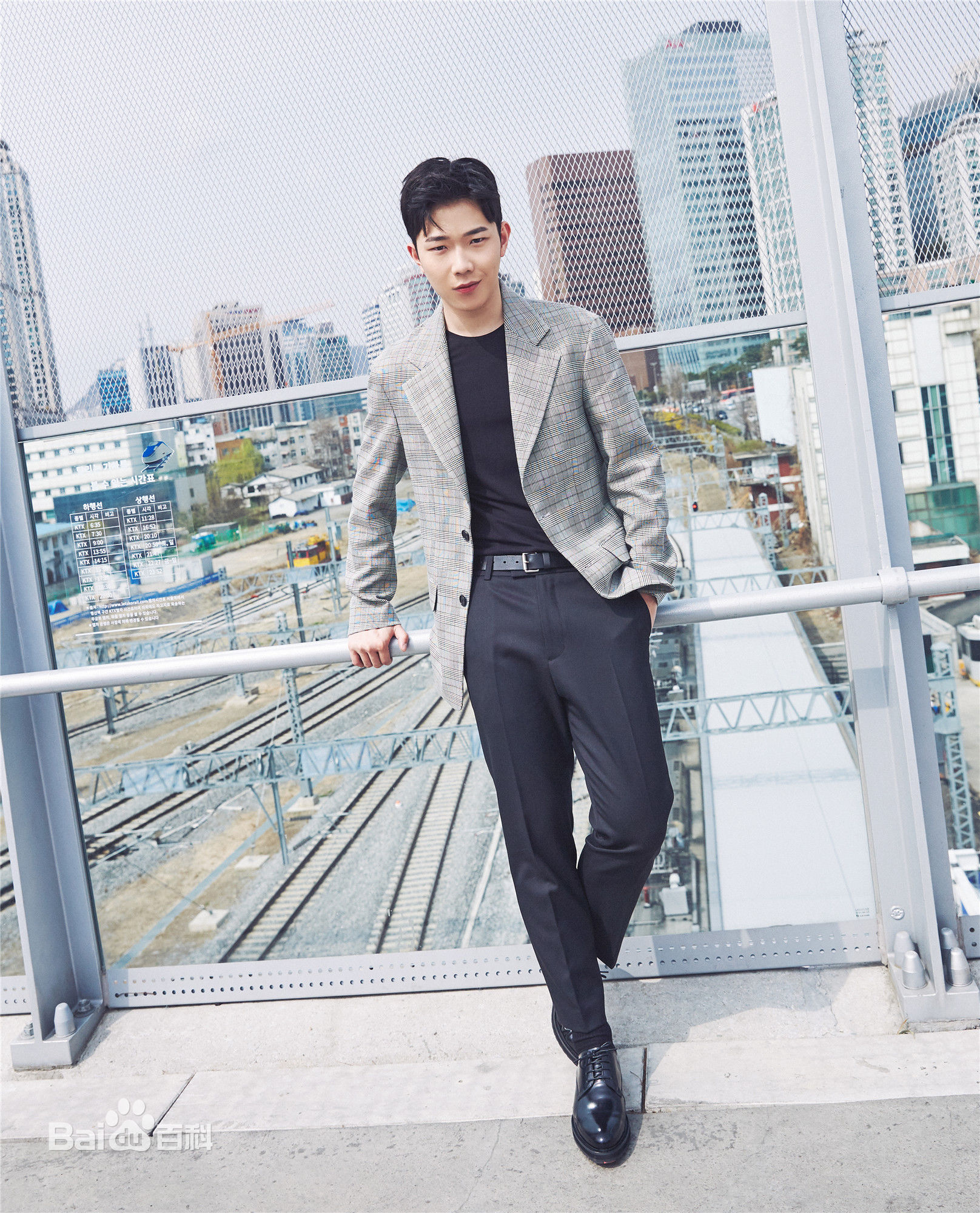 张亦驰街拍素颜照相册