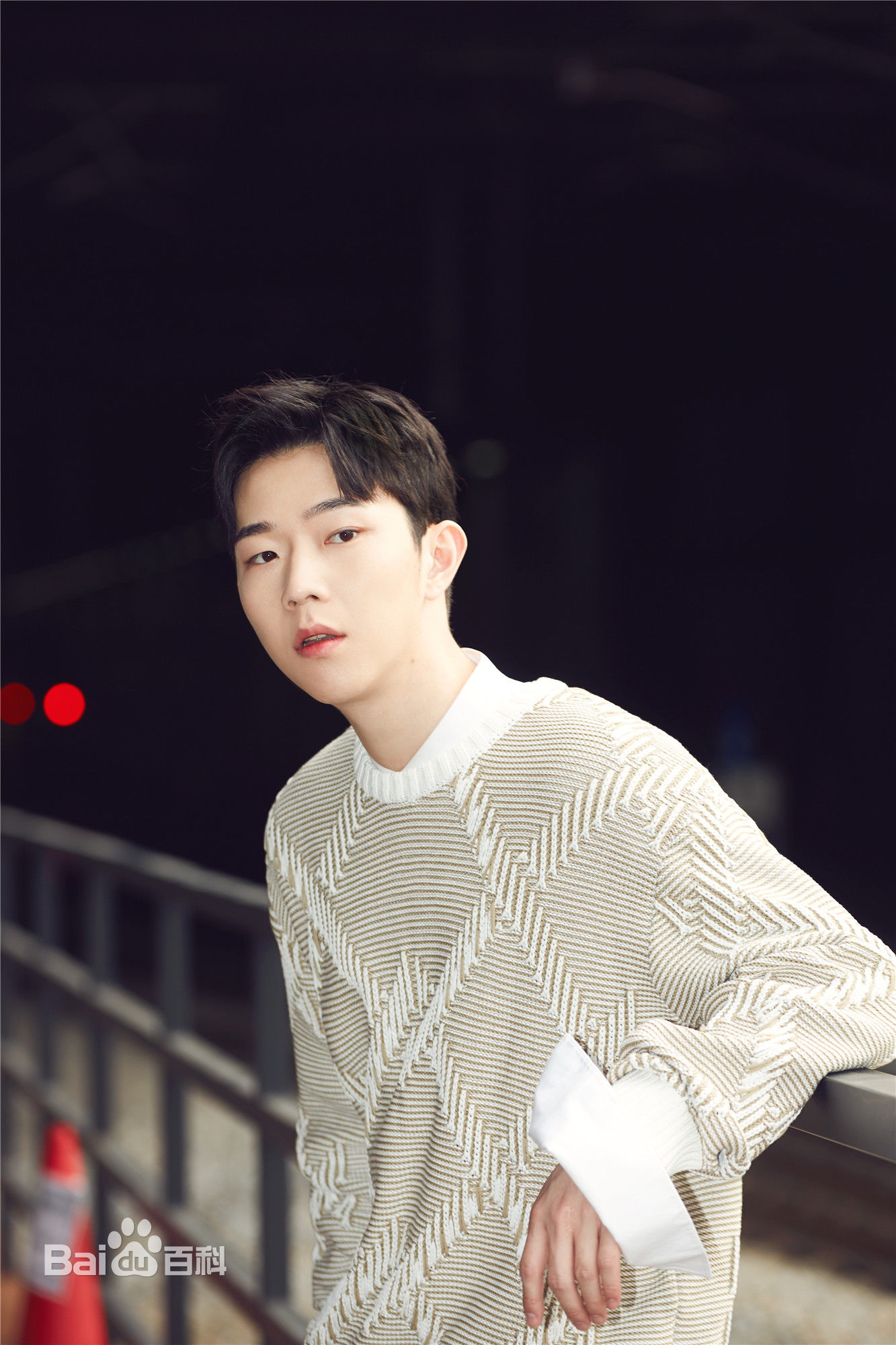 张亦驰街拍素颜照相册