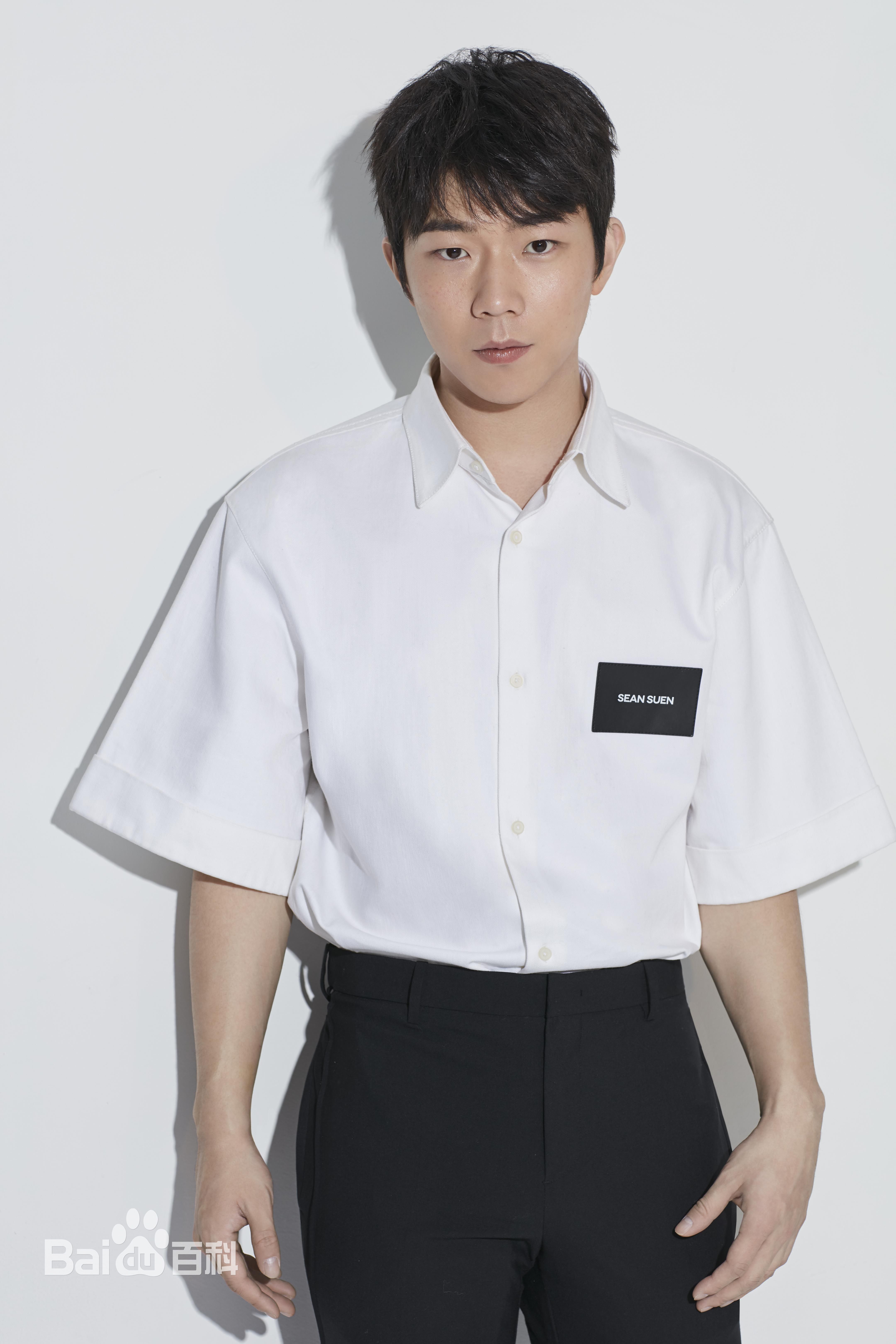 张亦驰街拍素颜照相册