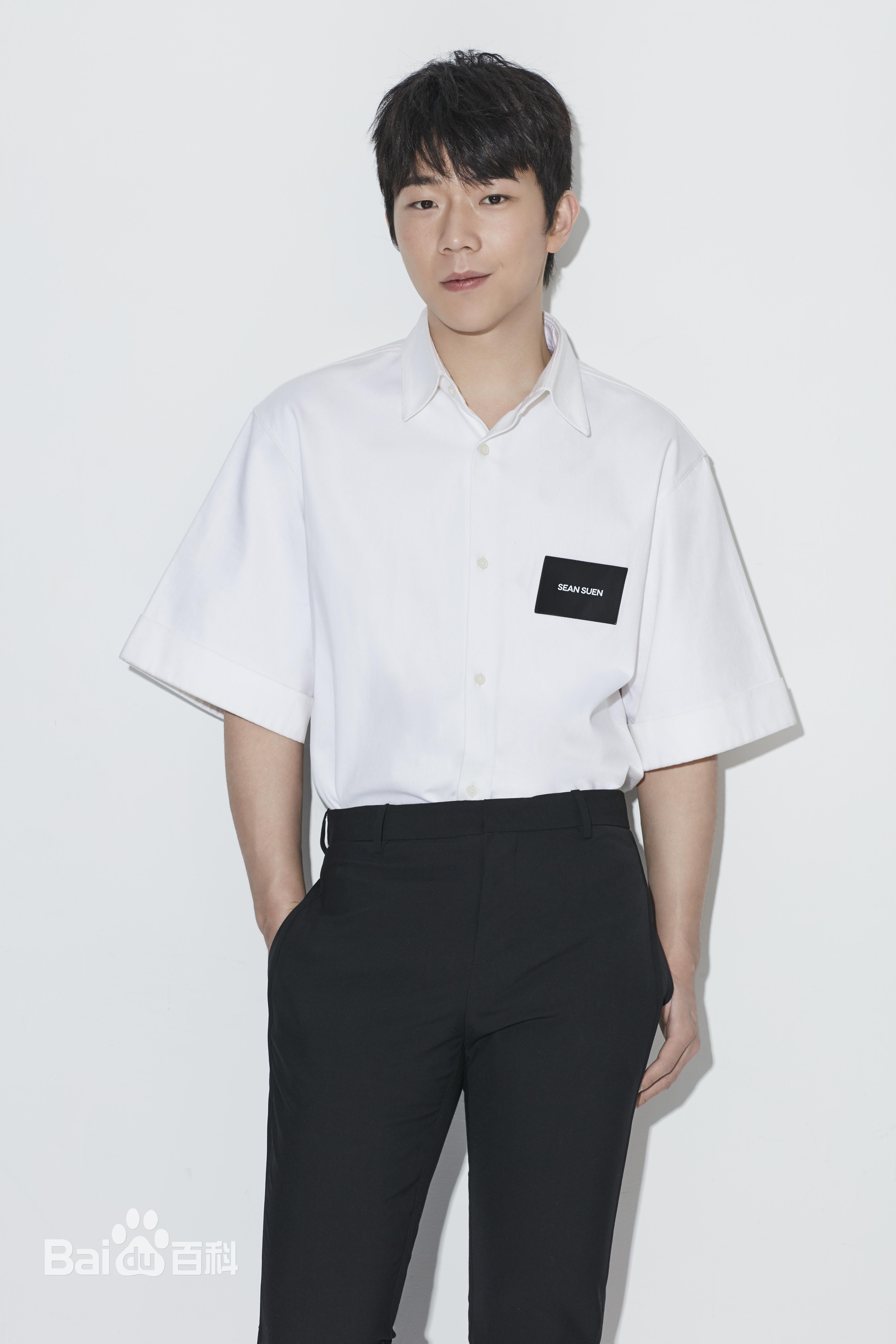 张亦驰街拍素颜照相册