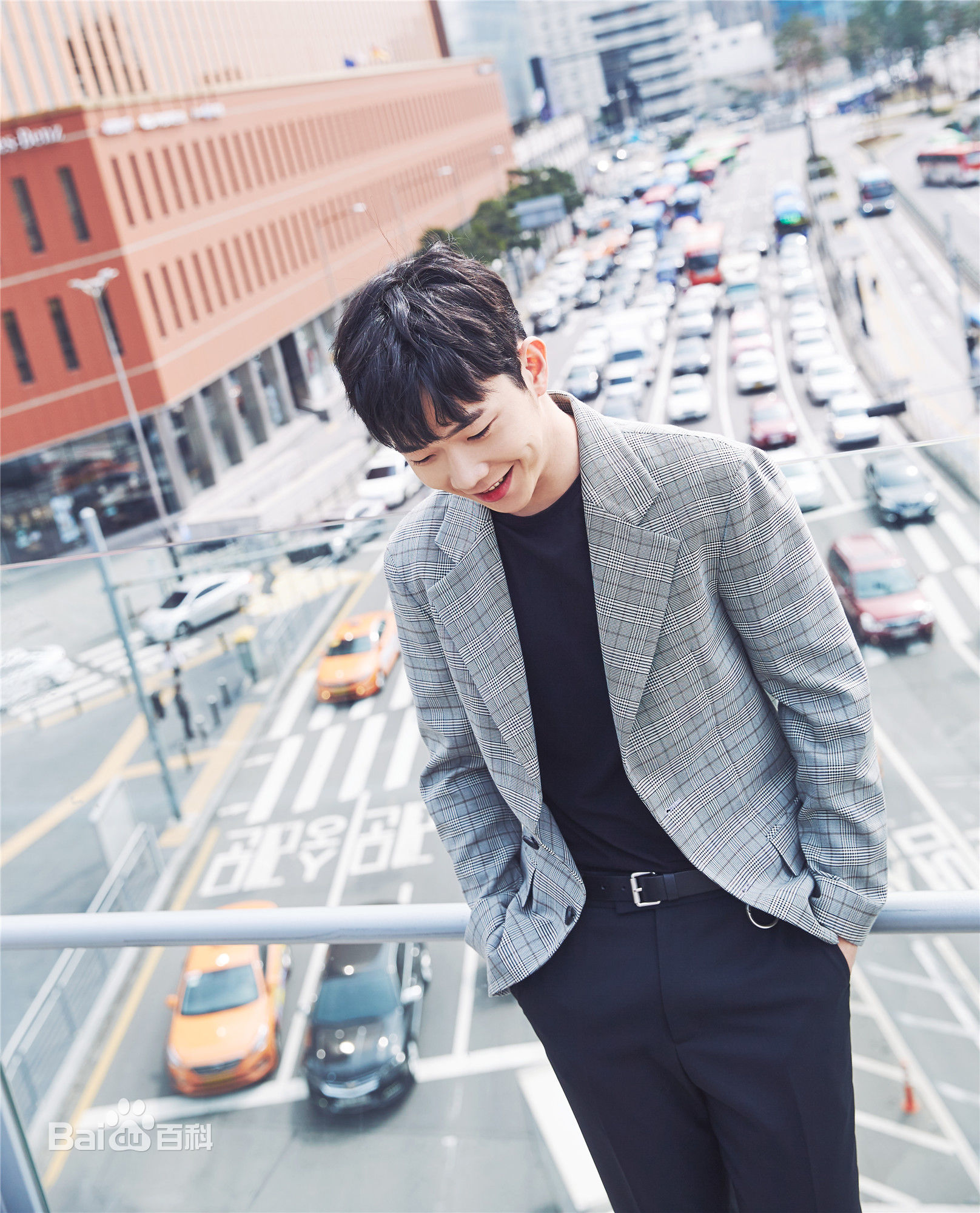 张亦驰街拍素颜照相册