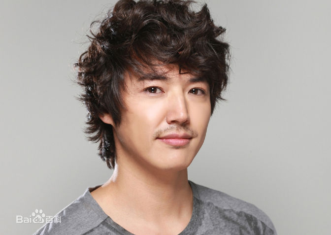 最新尹相铉()性感图片