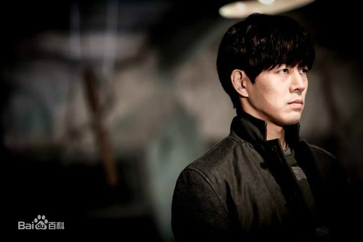 最新李尚允()在-《诈欺游戏》中的壁纸