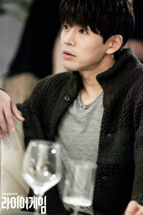 最新李尚允()在-《诈欺游戏》中的壁纸