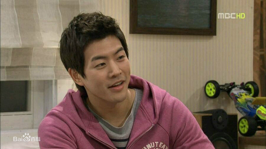 李尚允()在-《爱你别哭》中的