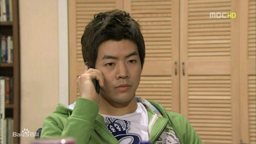 李尚允()在-《爱你别哭》中的