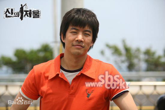 最全李尚允()在-《神的天平》中的相册