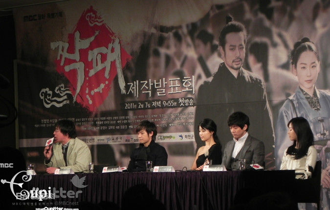 高清李尚允()在-《伙伴》中的图集