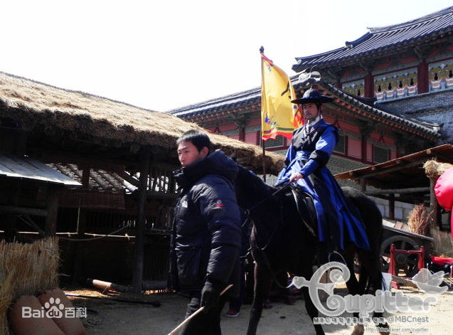 高清李尚允()在-《伙伴》中的图集