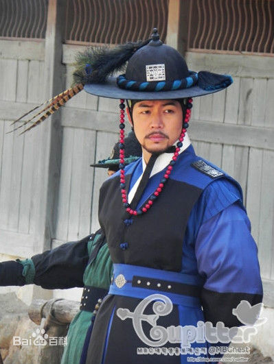 高清李尚允()在-《伙伴》中的图集