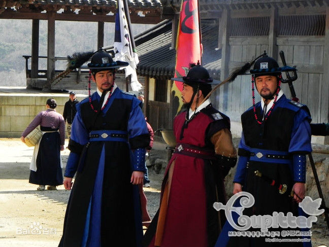 高清李尚允()在-《伙伴》中的图集