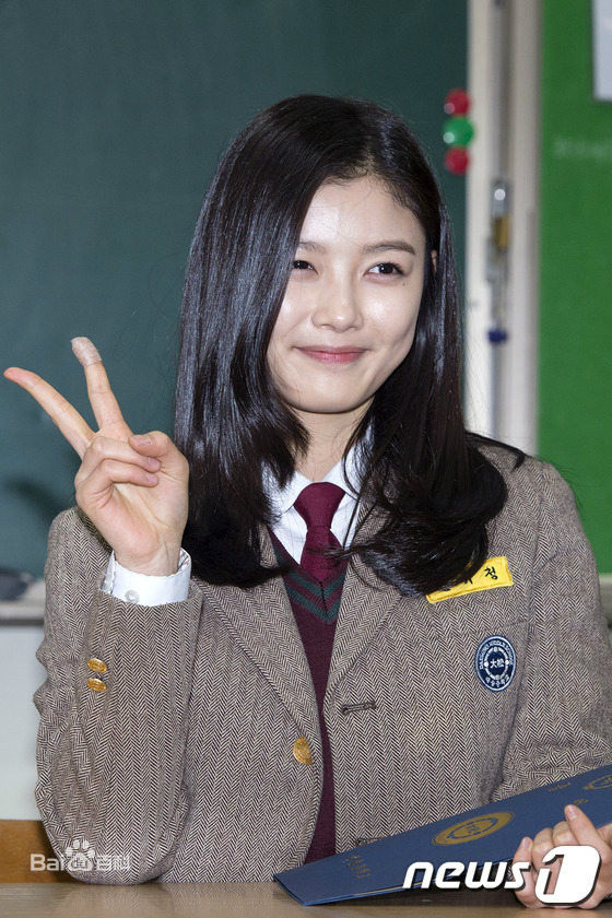 金裕贞(Kim You Jung、キムユジョン)初中毕业典礼生活照相册