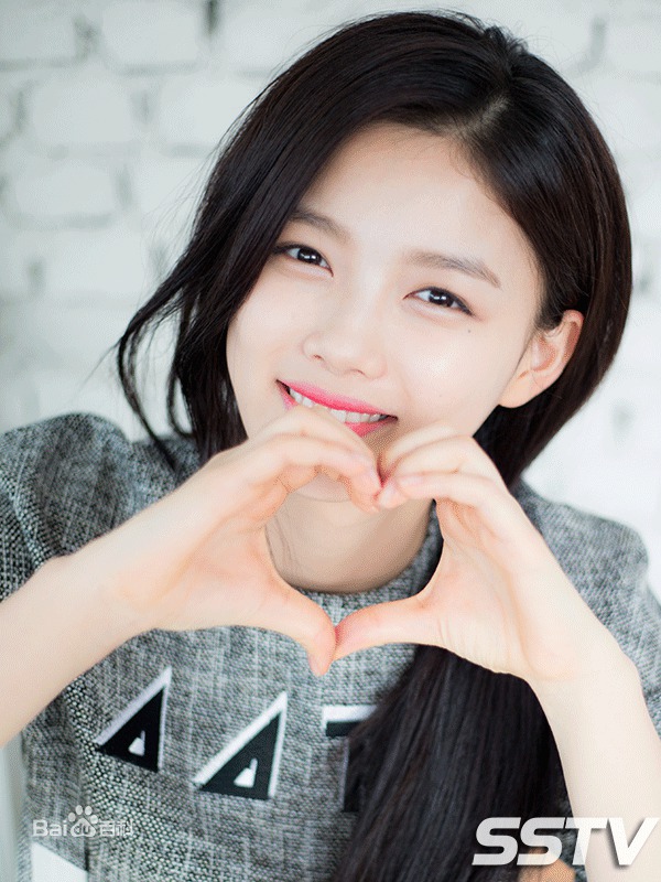 金裕贞(Kim You Jung、キムユジョン)采访图集素颜照相册