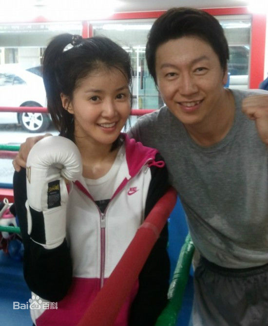 李诗英(Lee Si Young)拳击素颜照相册