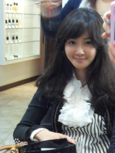 李诗英(Lee Si Young)活动、生活、后台照性感图片图集