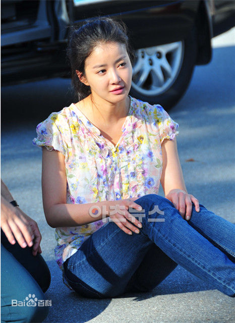 李诗英(Lee Si Young)活动、生活、后台照性感图片图集