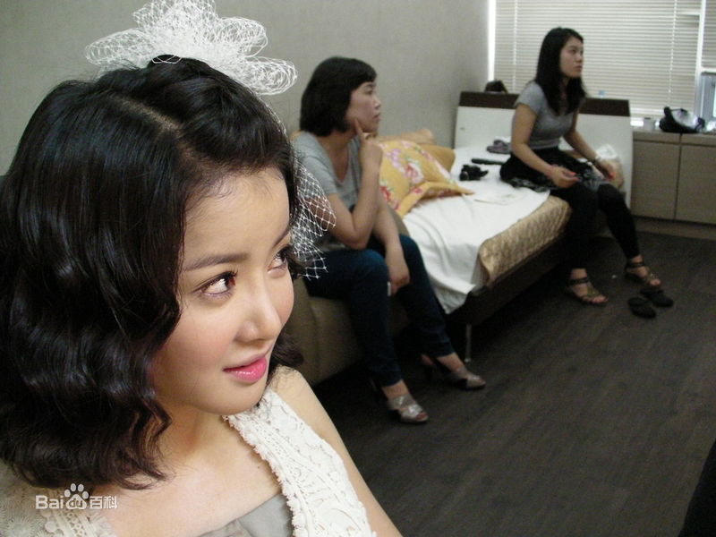 李诗英(Lee Si Young)活动、生活、后台照性感图片图集