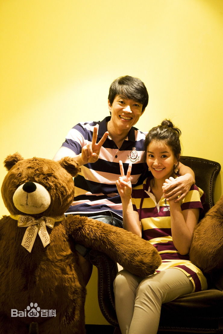 李诗英(Lee Si Young)活动、生活、后台照性感图片图集