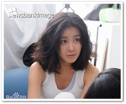 李诗英(Lee Si Young)活动、生活、后台照性感图片图集