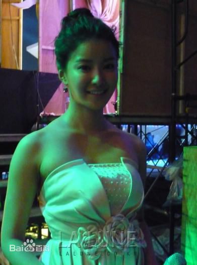 李诗英(Lee Si Young)活动、生活、后台照性感图片图集