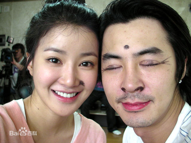 李诗英(Lee Si Young)活动、生活、后台照性感图片图集