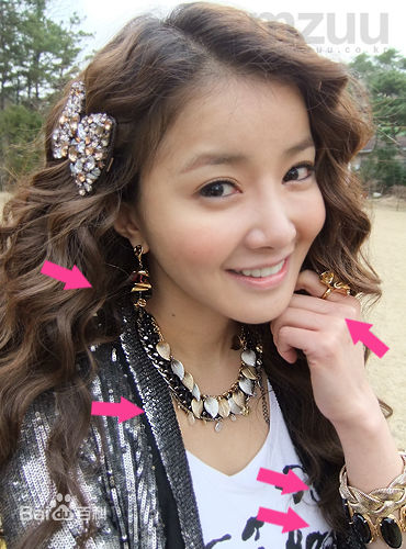 李诗英(Lee Si Young)活动、生活、后台照性感图片图集