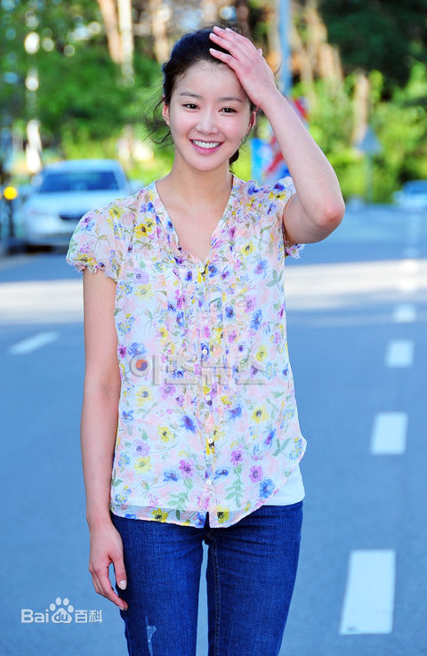 李诗英(Lee Si Young)活动、生活、后台照性感图片图集