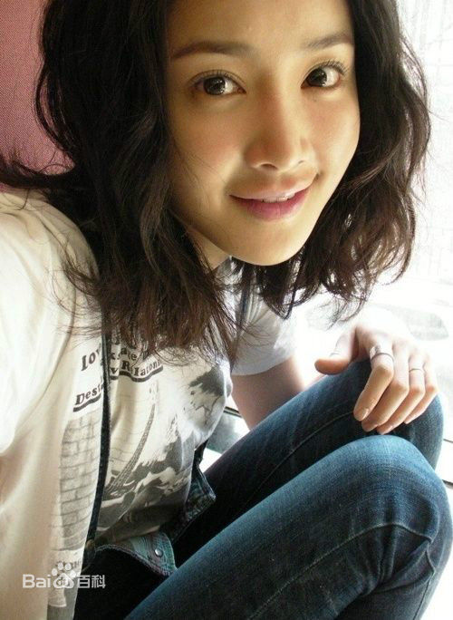 李诗英(Lee Si Young)活动、生活、后台照性感图片图集