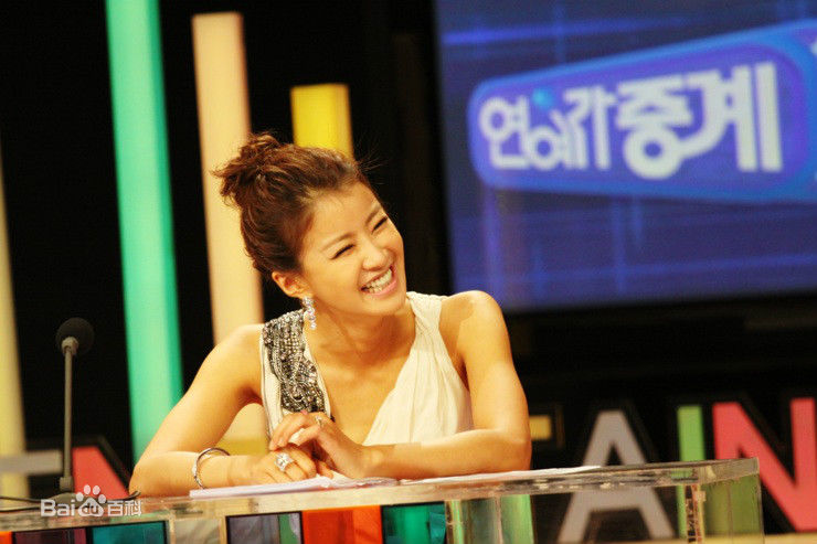 李诗英(Lee Si Young)活动、生活、后台照性感图片图集