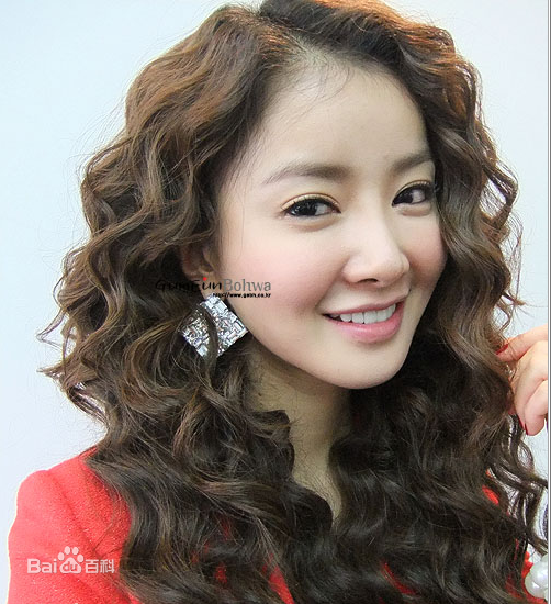 李诗英(Lee Si Young)活动、生活、后台照性感图片图集