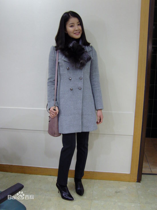 李诗英(Lee Si Young)活动、生活、后台照性感图片图集