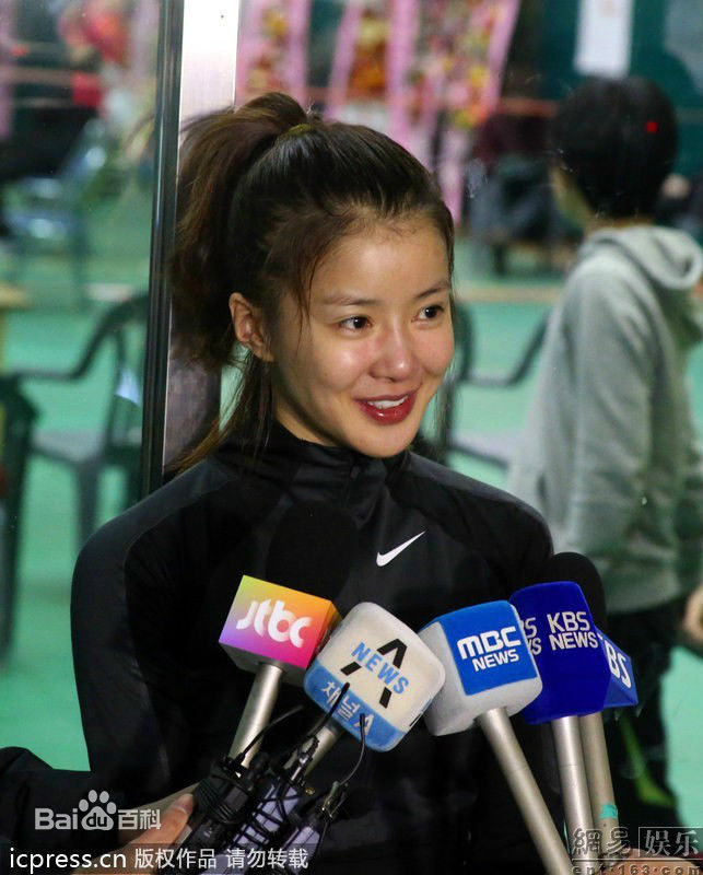 李诗英(Lee Si Young)活动、生活、后台照性感图片图集