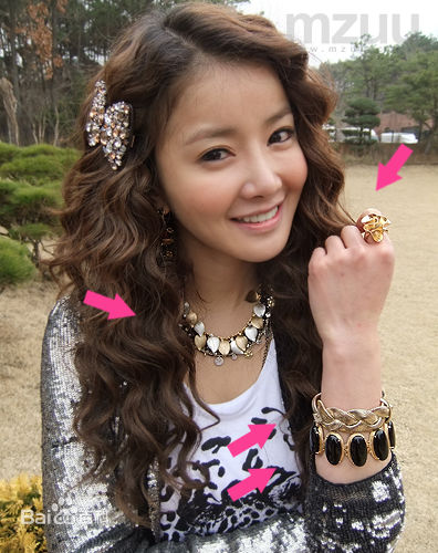 李诗英(Lee Si Young)活动、生活、后台照性感图片图集