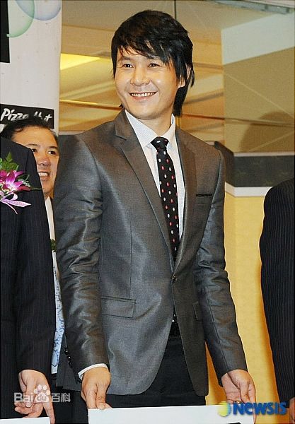 李民雨(Lee Min Woo) 生活照生活照