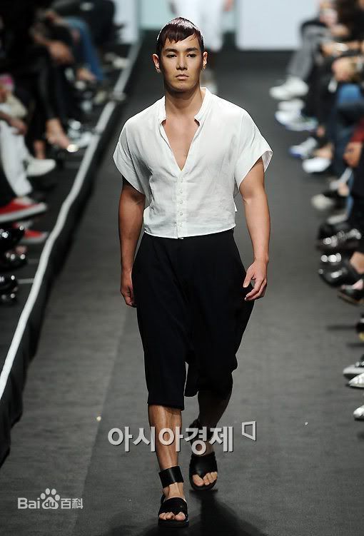 黄伦硕()(Hwang Yoon Suk)黄伦硕壁纸壁纸