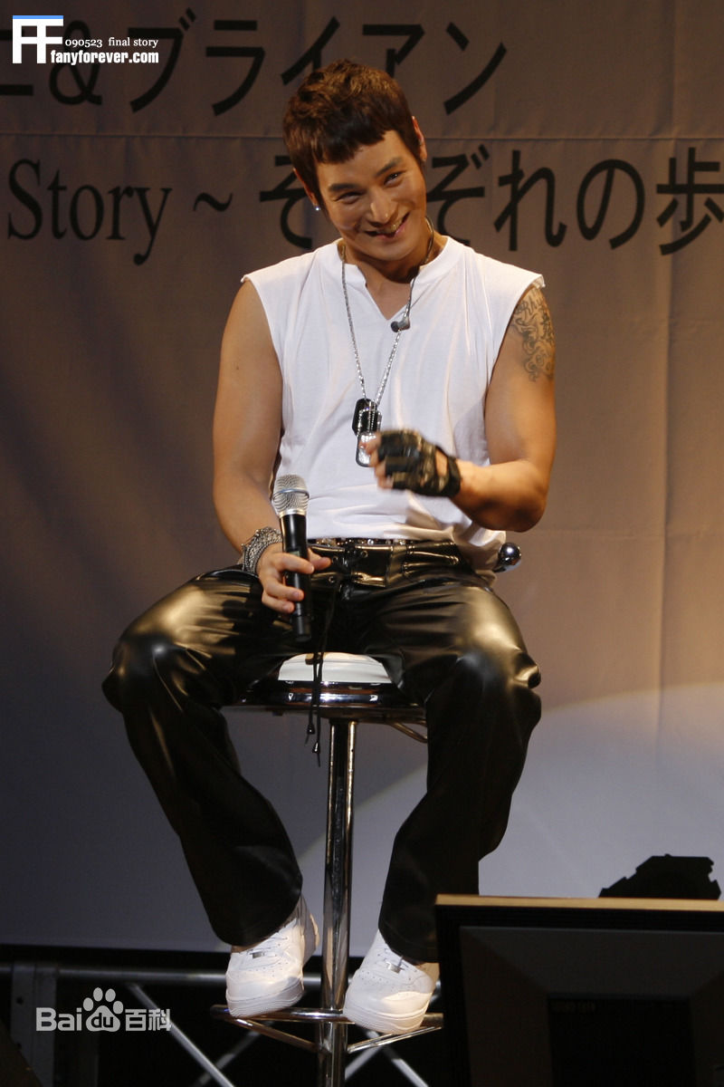 黄伦硕()(Hwang Yoon Suk)黄伦硕演出照壁纸壁纸