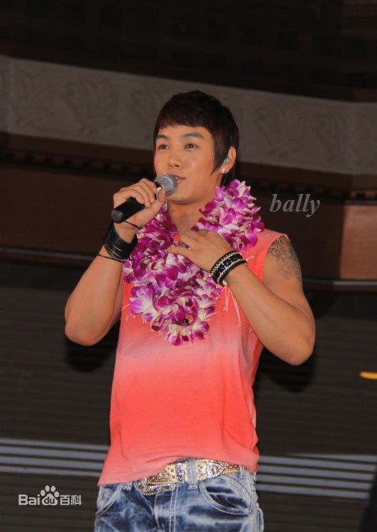 黄伦硕()(Hwang Yoon Suk)黄伦硕演出照壁纸壁纸