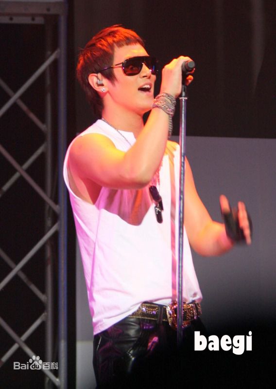 黄伦硕()(Hwang Yoon Suk)黄伦硕演出照壁纸壁纸