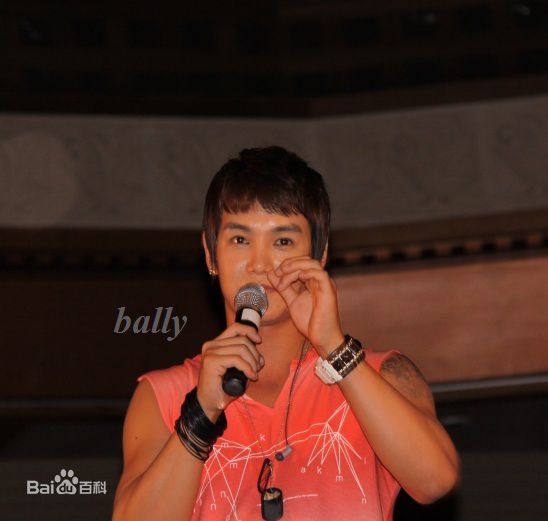 黄伦硕()(Hwang Yoon Suk)黄伦硕演出照壁纸壁纸