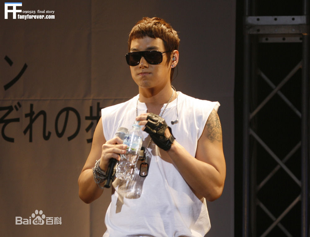 黄伦硕()(Hwang Yoon Suk)黄伦硕演出照壁纸壁纸