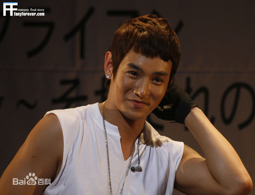 黄伦硕()(Hwang Yoon Suk)黄伦硕演出照壁纸壁纸